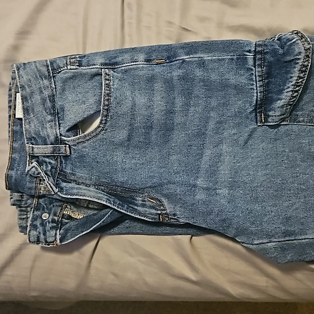 Jeans - Picture 2 of 3